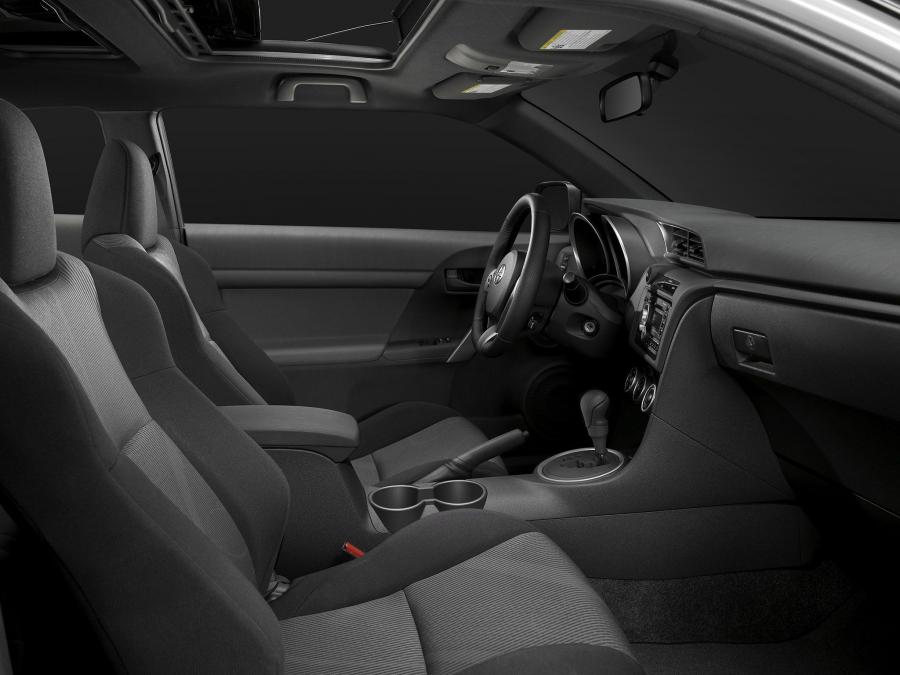 Интерьер Scion tC 2010 года  (фото 28 из 29)